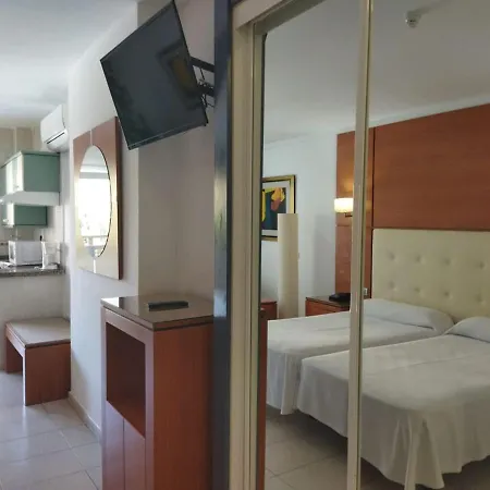 Estudio En Puerto de la Cruz (Tenerife)